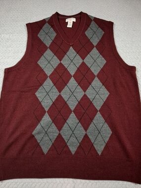 Dockers Men's Burgundy and Gray Argyle V-Neck Sweater Vest